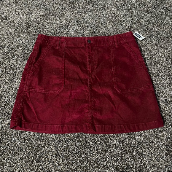 SOLD Old Navy women’s 16 red burgundy corduroy fall skirt NWT new pockets button - Picture 1 of 8